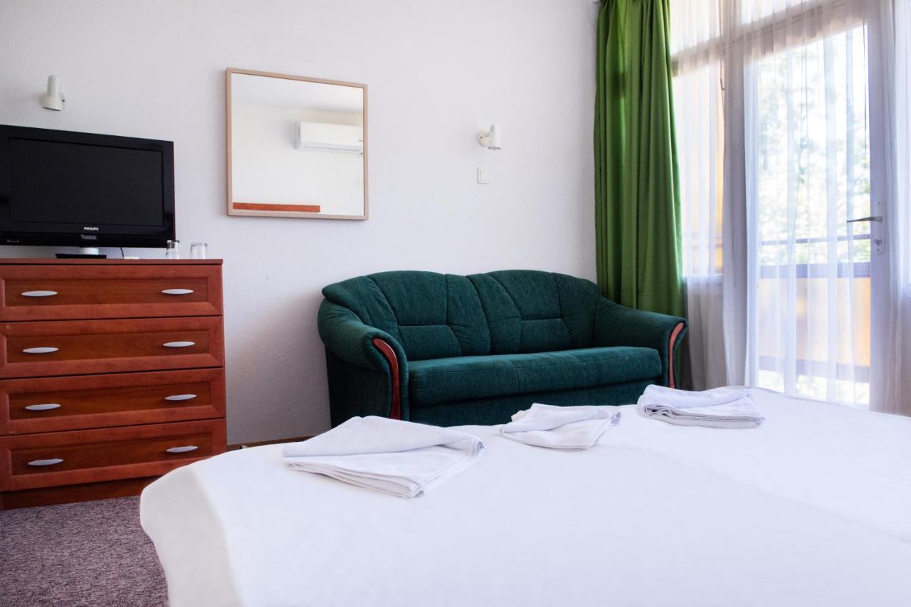 Ce Napfeny Hotel Шіофок Екстер'єр фото