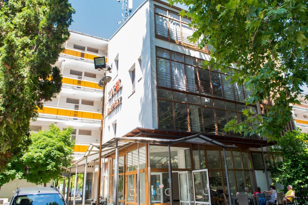 Ce Napfeny Hotel Шіофок Екстер'єр фото