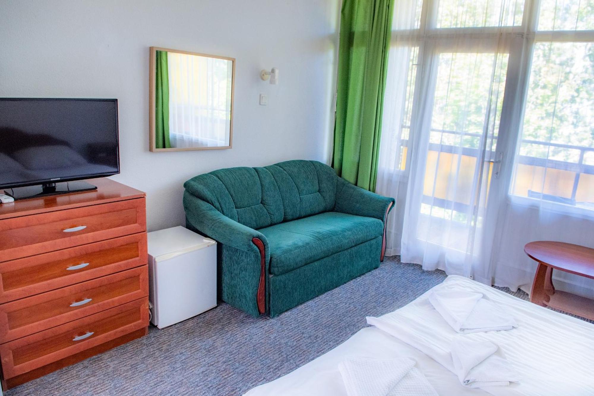 Ce Napfeny Hotel Шіофок Екстер'єр фото