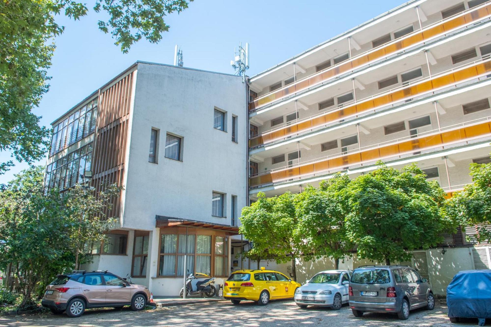 Ce Napfeny Hotel Шіофок Екстер'єр фото