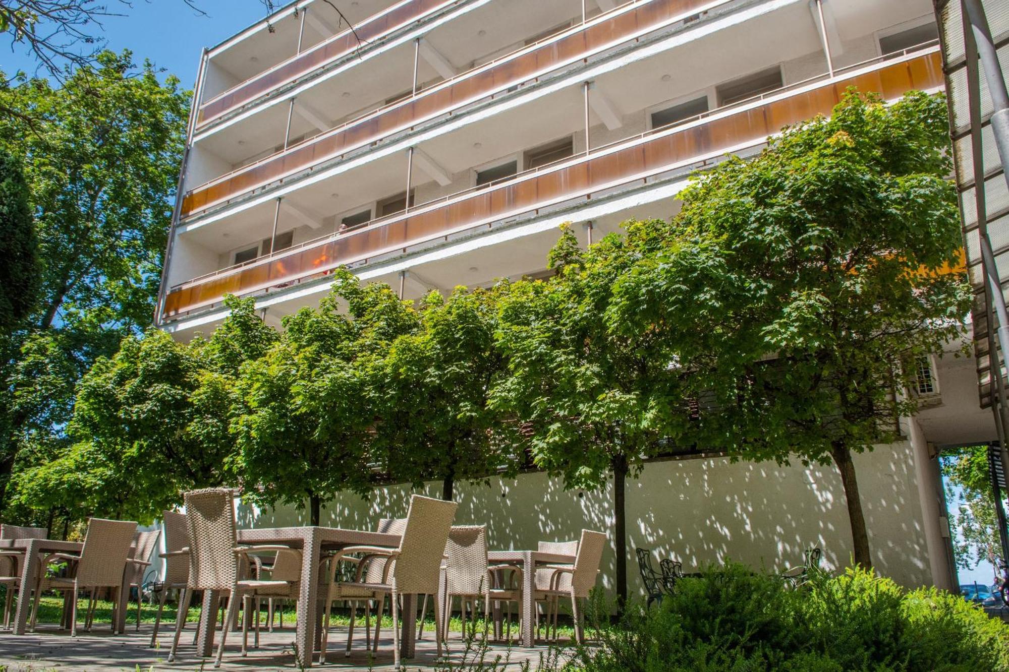 Ce Napfeny Hotel Шіофок Екстер'єр фото