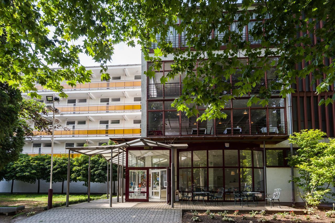 Ce Napfeny Hotel Шіофок Екстер'єр фото