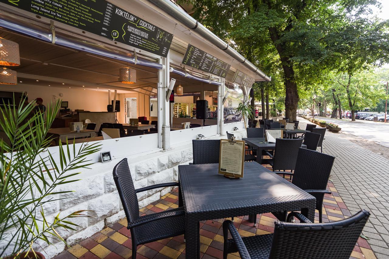 Ce Napfeny Hotel Шіофок Екстер'єр фото